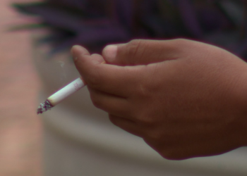 Parlamento britânico aprova proibição de venda de cigarros aos nascidos depois de 2008