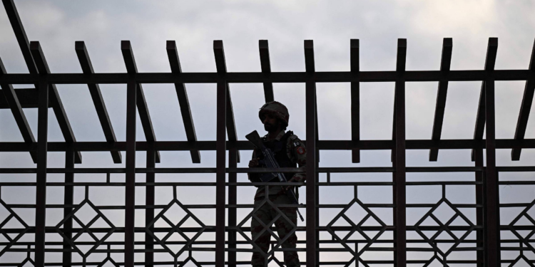 Ataque armado em mina de ouro e cobre no Paquistão mata ao menos dez pessoas