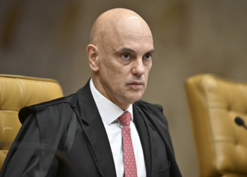 Moraes diz que políticos usam STF como 'escada eleitoral', e Dino defende atuação contra críticas