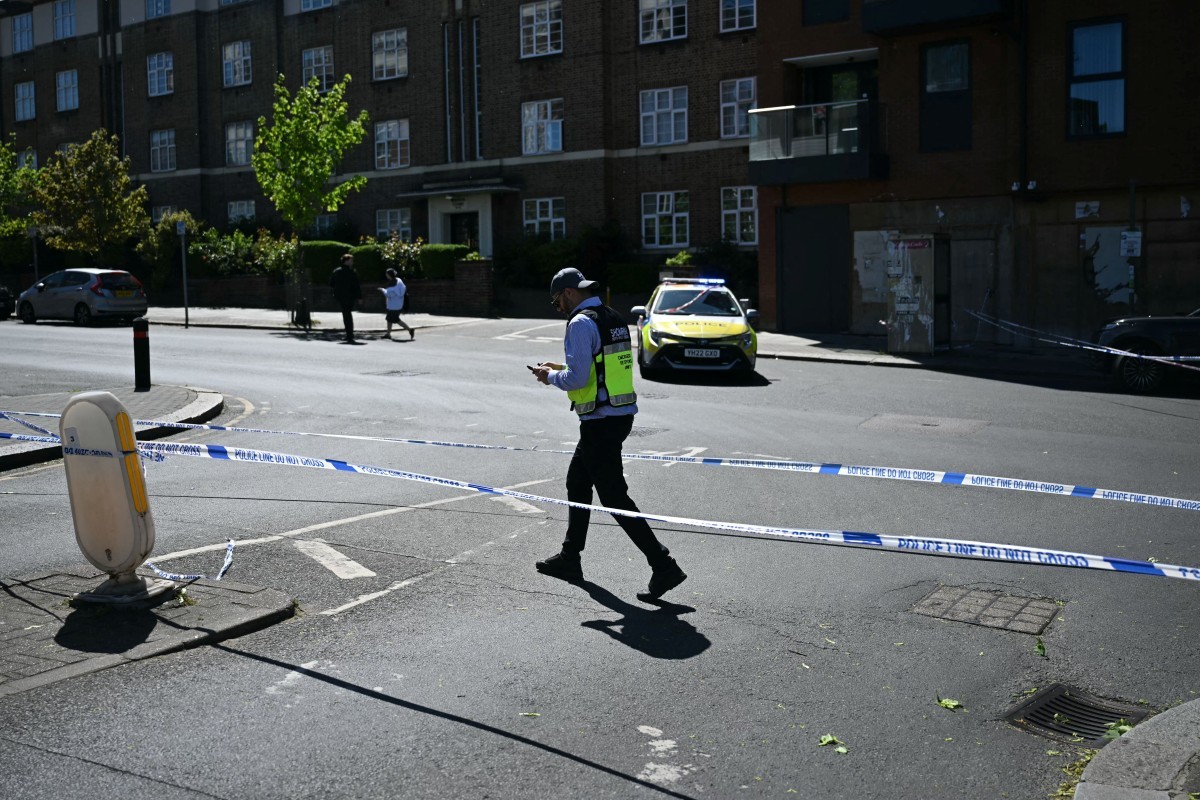 Homem é preso após duas pessoas serem atacadas a facadas em bairro judaico de Londres, diz grupo de segurança