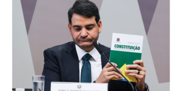 Jorge Messias mente em sabatina ao dizer que não defendeu aborto