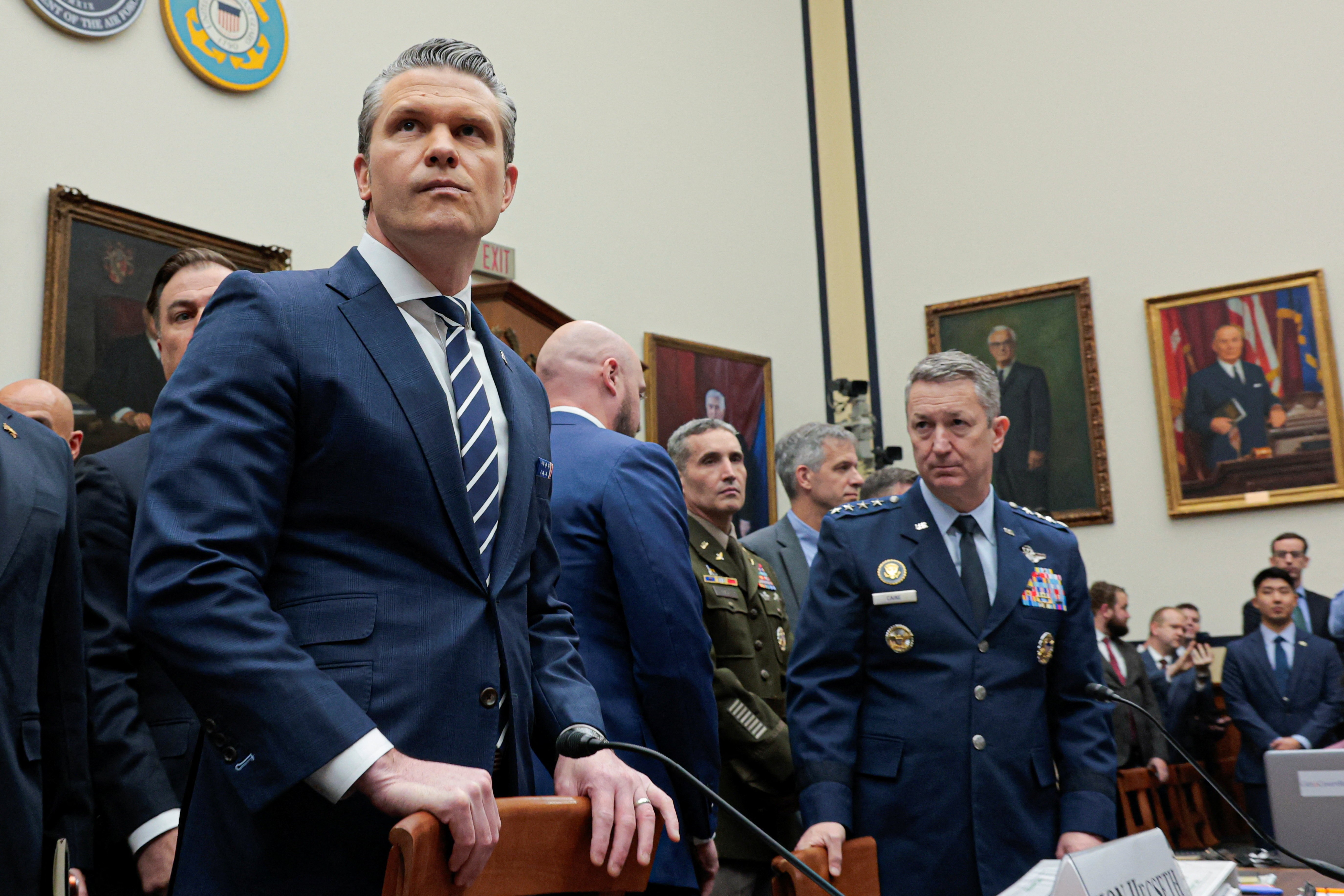 Chefe do Pentágono declara Partido Democrata como o maior inimigo na guerra contra o Irã