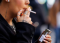 No Reino Unido, governo dá primeiro passo para proibir totalmente o consumo de cigarros