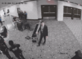 Novas imagens mostram como atirador tentou invadir jantar com Trump