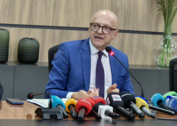 “Aceno para a mentira e discurso fácil”, diz Pivetta sobre promessa de pagamento de RGA retroativa