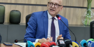 “Aceno para a mentira e discurso fácil”, diz Pivetta sobre promessa de pagamento de RGA retroativa