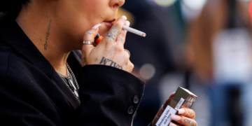 Como o Reino Unido pretende proibir o cigarro para as próximas gerações?