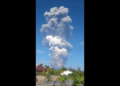 Equipes de resgate localizam dois desaparecidos perto de cratera de vulcão que entrou em erupção na Indonésia