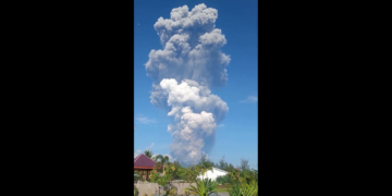 Equipes de resgate localizam dois desaparecidos perto de cratera de vulcão que entrou em erupção na Indonésia