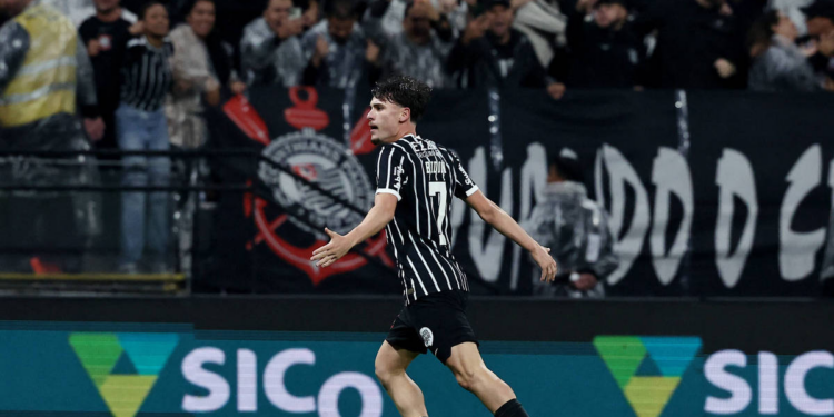 Em jogo animado, Corinthians faz 3 a 2 sobre o São Paulo em Itaquera