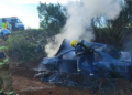 Carro pega fogo após acidente às margens da BR-467 no Paraná