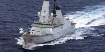 Reino Unido enviará drones, jatos e navios de guerra para missão no Estreito de Ormuz