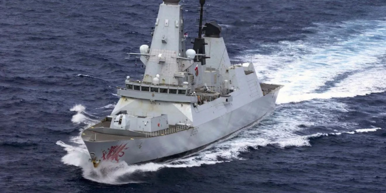 Reino Unido enviará drones, jatos e navios de guerra para missão no Estreito de Ormuz