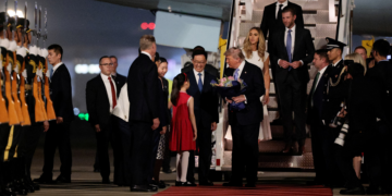 Trump chega à China para encontro com Xi Jinping; veja agenda