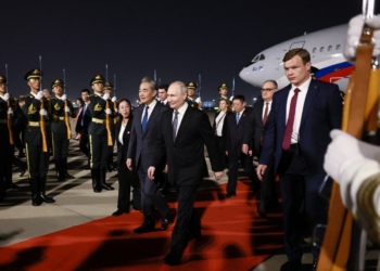 Putin e Xi se encontram em Pequim dias após visita de Trump à China
