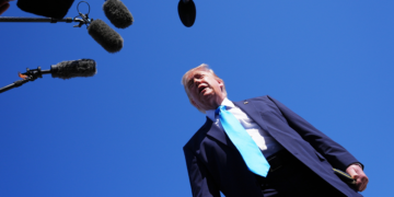 Trump diz que dará chance ao Irã e que não tem pressa nas negociações para dar fim à guerra