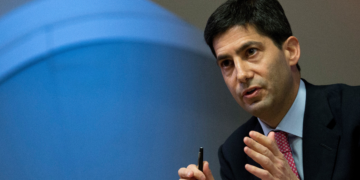 Quem é Kevin Warsh, indicado por Trump e que assume o comando do Fed nesta sexta