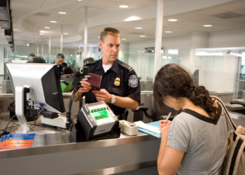 Green card: entenda ponto a ponto a ordem do governo Trump para restringir pedidos feitos nos EUA