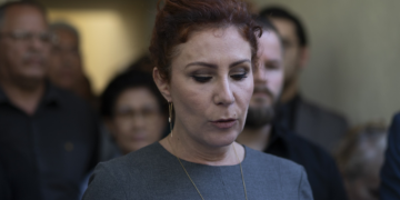 Relembre a fuga de Carla Zambelli e sua prisão na Itália