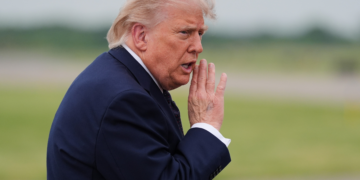 Trump diz que acordo com Irã ainda não está 'totalmente negociado', após prometer resolução até este domingo