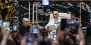O recado do papa Leão XIV sobre a inteligência artificial em seu primeiro 'cartão de visitas' ao completar um ano de pontificado