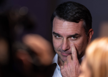 Para reforçar acusação de corrupção, campanha de Flávio vai chamar presidente de 'pai do Lulinha'