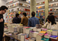 Venda de livros dá um salto em 2025, puxada por ficção jovem e obras de colorir