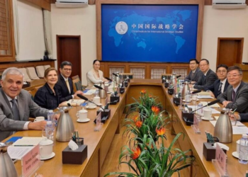 O que a cúpula do Superior Tribunal Militar do Brasil foi fazer na China?