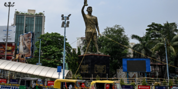 Estátua gigante de Messi na Índia será removida por risco de desabar