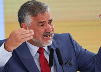 Defensor do fim da escala 6×1, Paulo Pimenta teve empresa condenada por violações trabalhistas