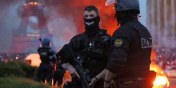 Polícia de Paris detém 45 após título do PSG na Champions League