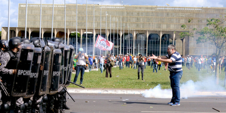 Nova pesquisa mostra apoio limitado à liberdade de expressão no Brasil
