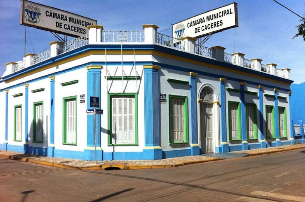 Câmara de Cáceres propõe revogar vale-alimentação, mas mantém projeto de R$ 3 mil para auxílio-saúde