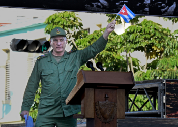 EUA ampliam sanções contra presidente de Cuba e atingem familiares dos Castro
