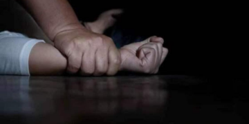 Polícia flagra tarado atacando mulher de 61 anos e impede estupro em Sinop