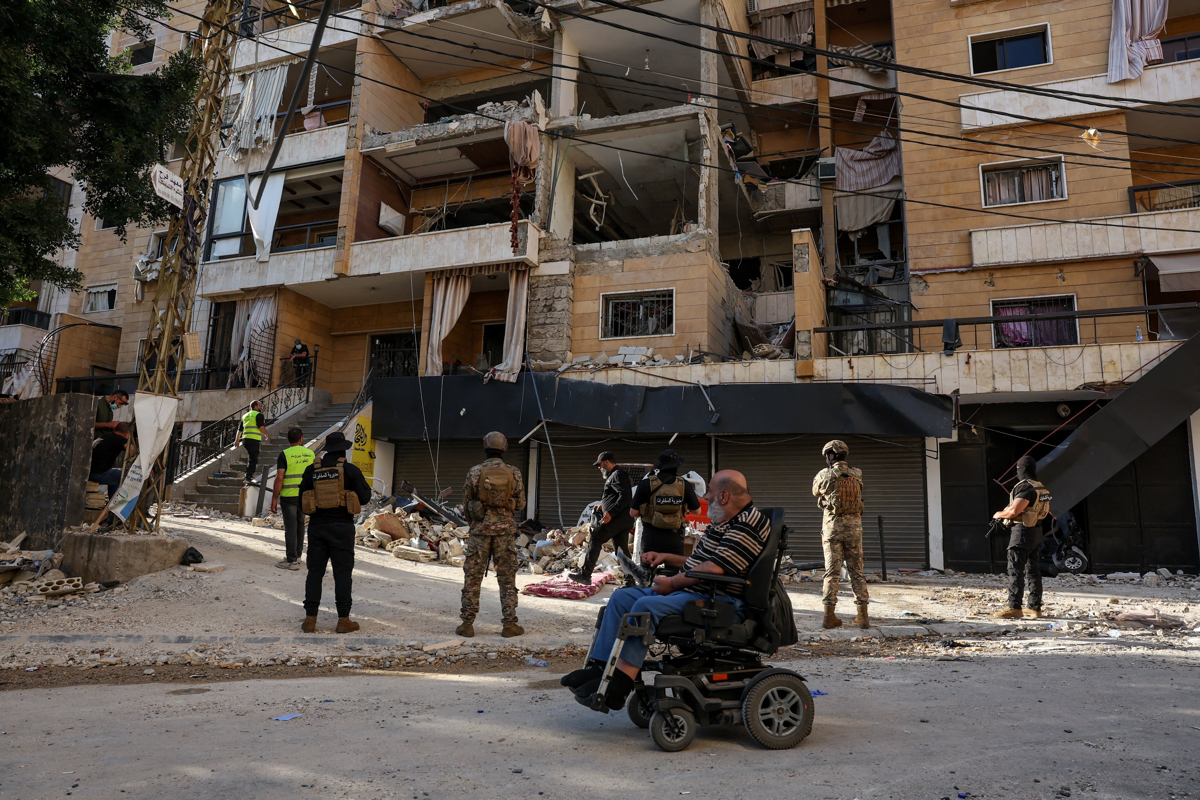 Israel desafia Trump e bombardeia Beirute; Irã ameaça bases dos EUA em retaliação