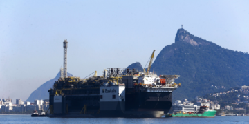 Petróleo: saiba como a crise no Estreito de Ormuz beneficia os negócios do Brasil