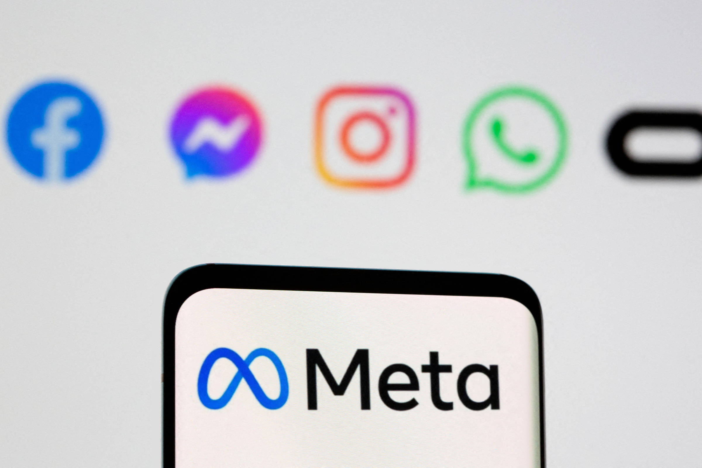Facebook é condenado a pagar R$ 70 mil por demorar quase um ano para devolver contas