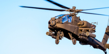 Helicóptero do exército dos EUA cai perto do Estreito de Ormuz