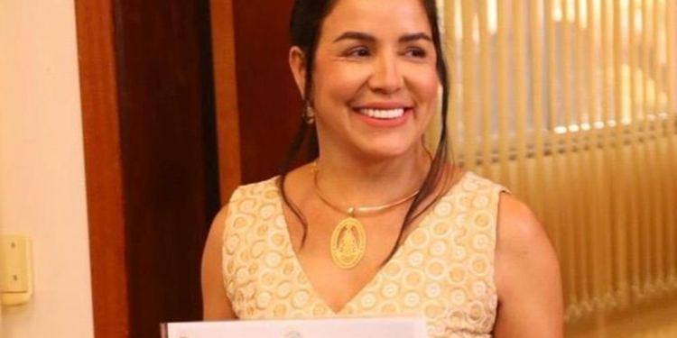 Com flagrante de dinheiro vivo e santinhos, vice-prefeita de Jauru vira ré por compra de votos