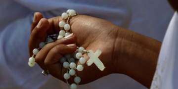 Pesquisa revela que pais desempenham papel decisivo no futuro religioso dos filhos