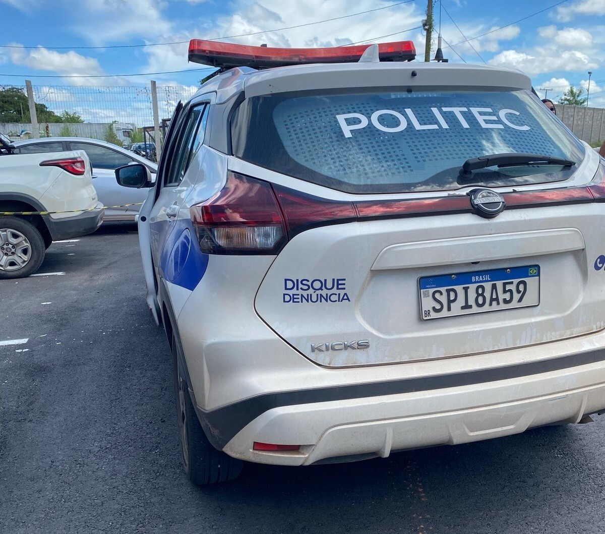 Bandido saca arma para policiais durante busca por drogas e é morto