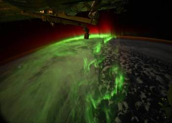 Depois de susto na Estação Espacial, astronauta faz imagens de aurora