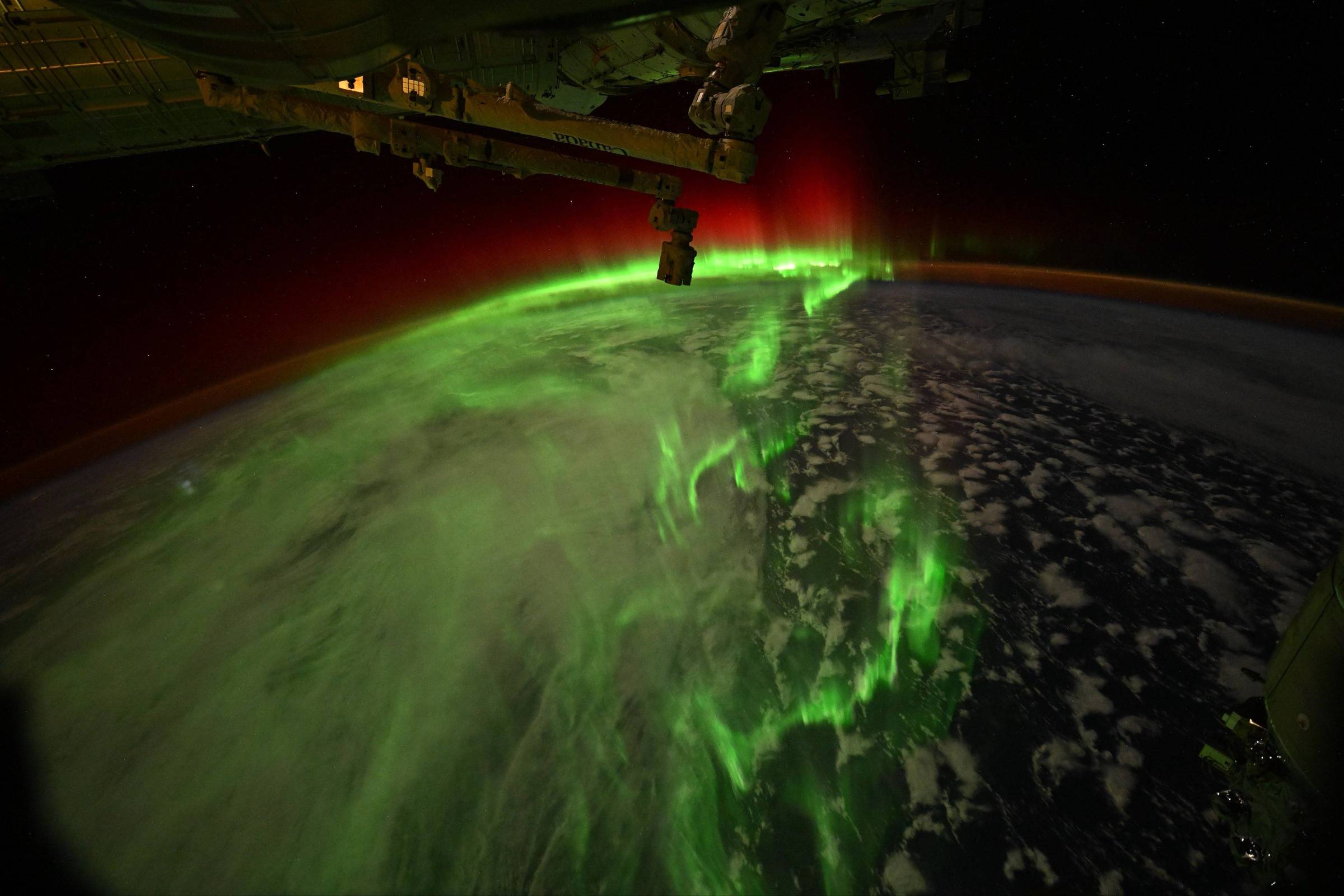 Depois de susto na Estação Espacial, astronauta faz imagens de aurora