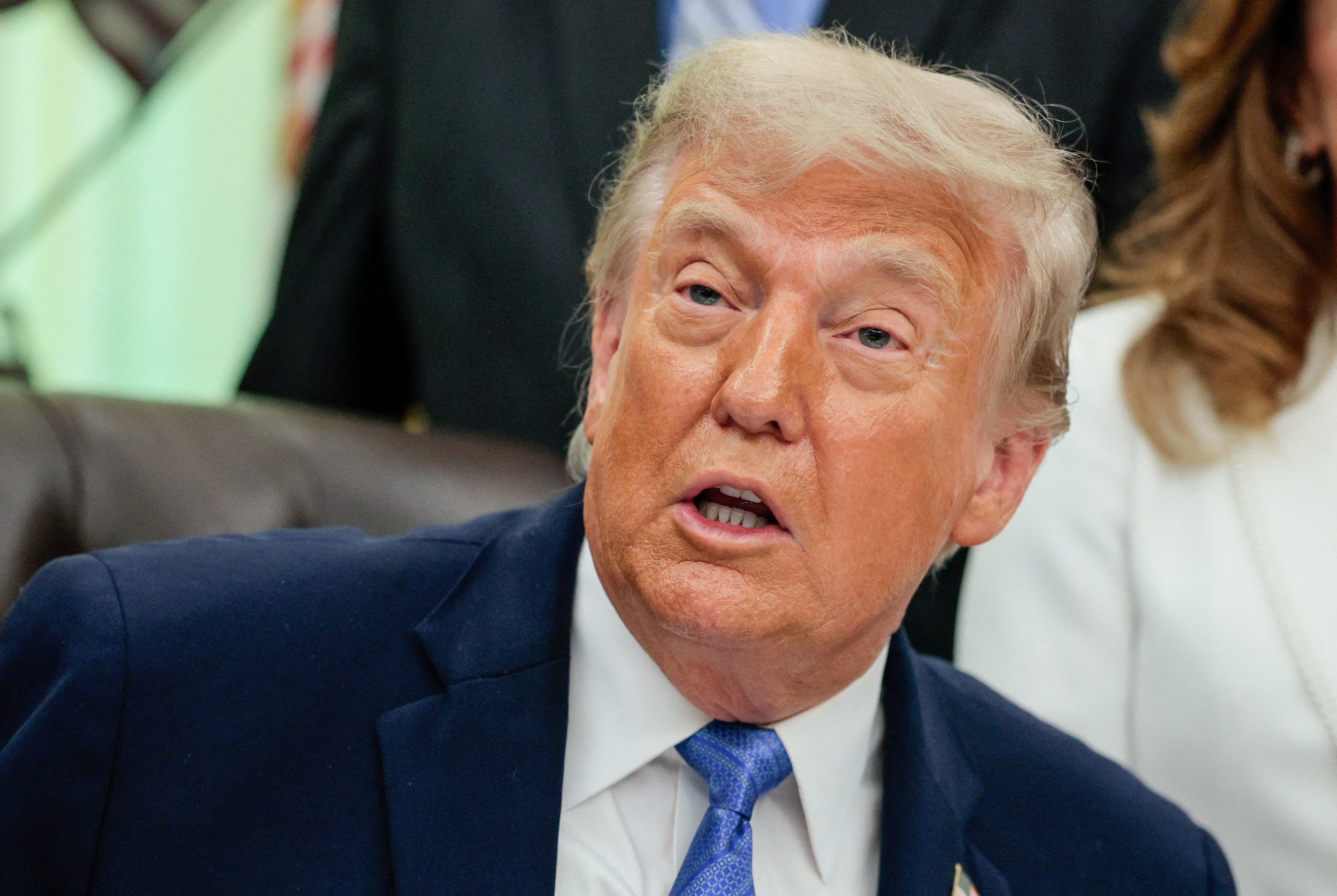 Trump cancela ataques ao Irã e volta a falar em acordo de paz; Teerã diz não ter aprovado nada