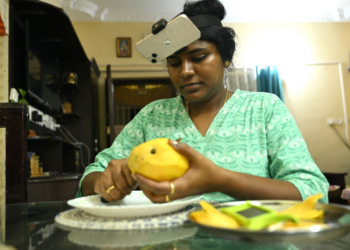 Cortar frutas, dobrar roupas e cozinhar: com câmeras na cabeça, indianos treinam robôs de IA para fazer tarefas domésticas