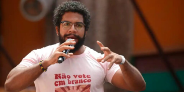 Influenciador comunista deixa partido que queria “socializar” seu canal no YouTube