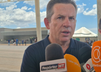 Mauro Mendes confirma presença na Marcha para Jesus, mas diz que não tem agenda com Flávio Bolsonaro
