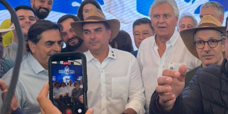 Após áudios, Flávio, Zema e Caiado selam as pazes e reiteram pacto da direita contra Lula