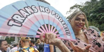 O que é a marcha de mulheres que contrariou o movimento trans?
